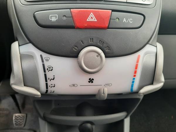 Toyota Aygo 1.0 TROTINA Auto - autobazar