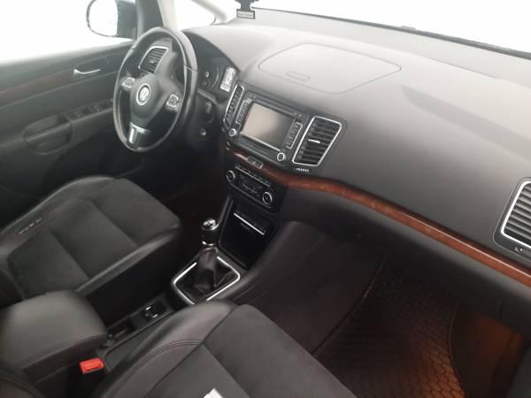 Volkswagen Sharan 2.0 TDi Highline TROTINA Auto - autobazar
