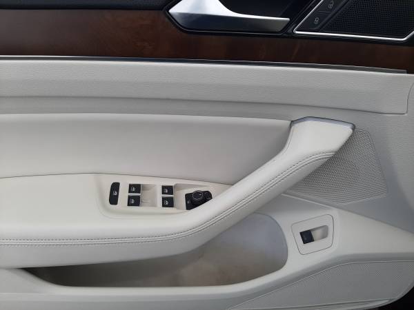 Volkswagen Passat 2.0 TDi DSG TROTINA Auto - autobazar
