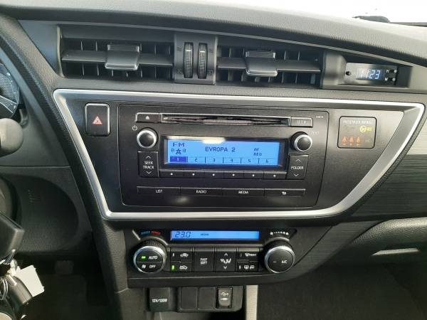 Toyota Auris 1.3 VVT-i Cool Edition TROTINA Auto - autobazar